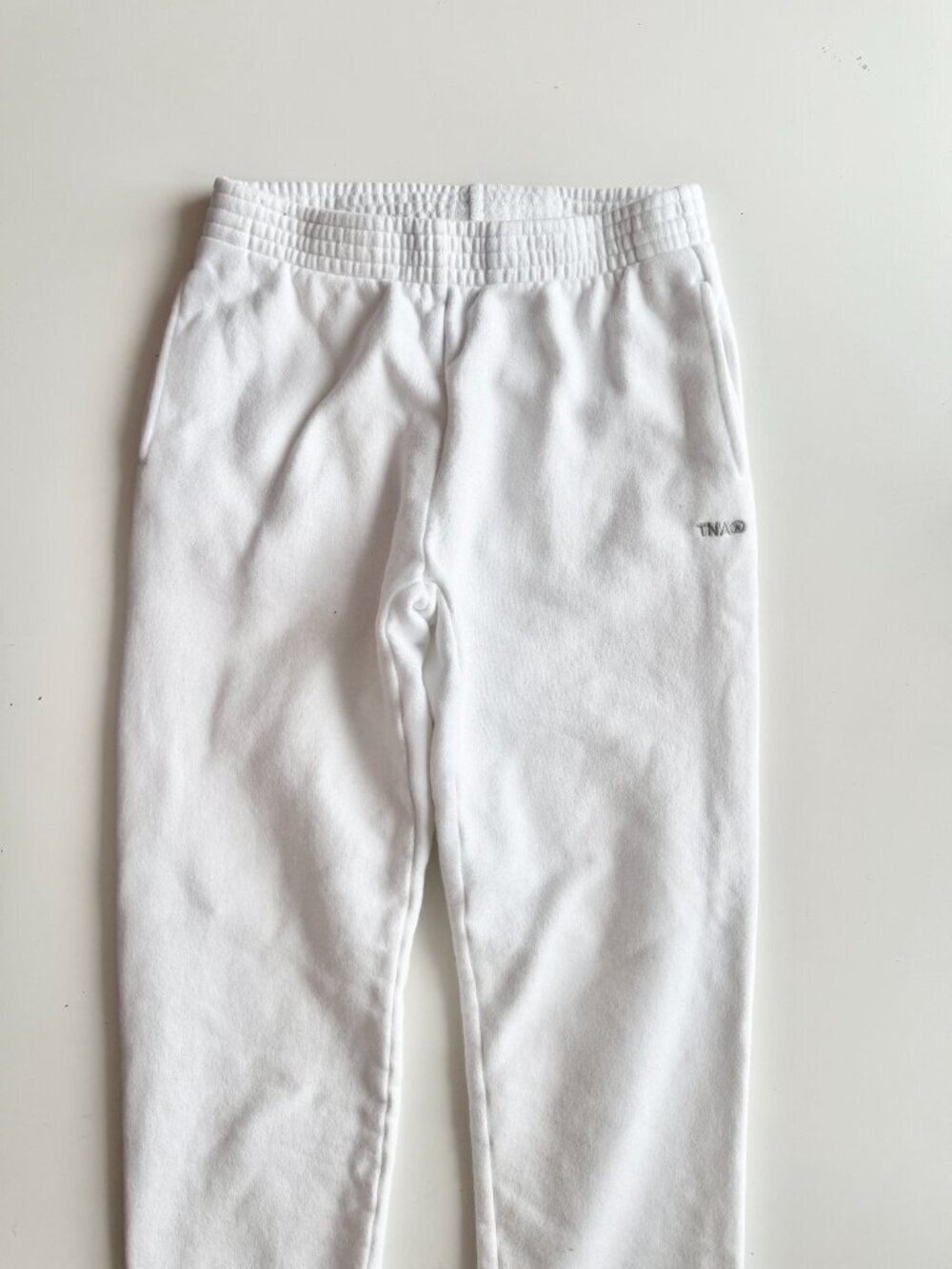 Aritzia TNA White Cozy Fleece Mid Rise Perfect Fit Jogger Sweatpants, Size XS - Picture 2 of 15